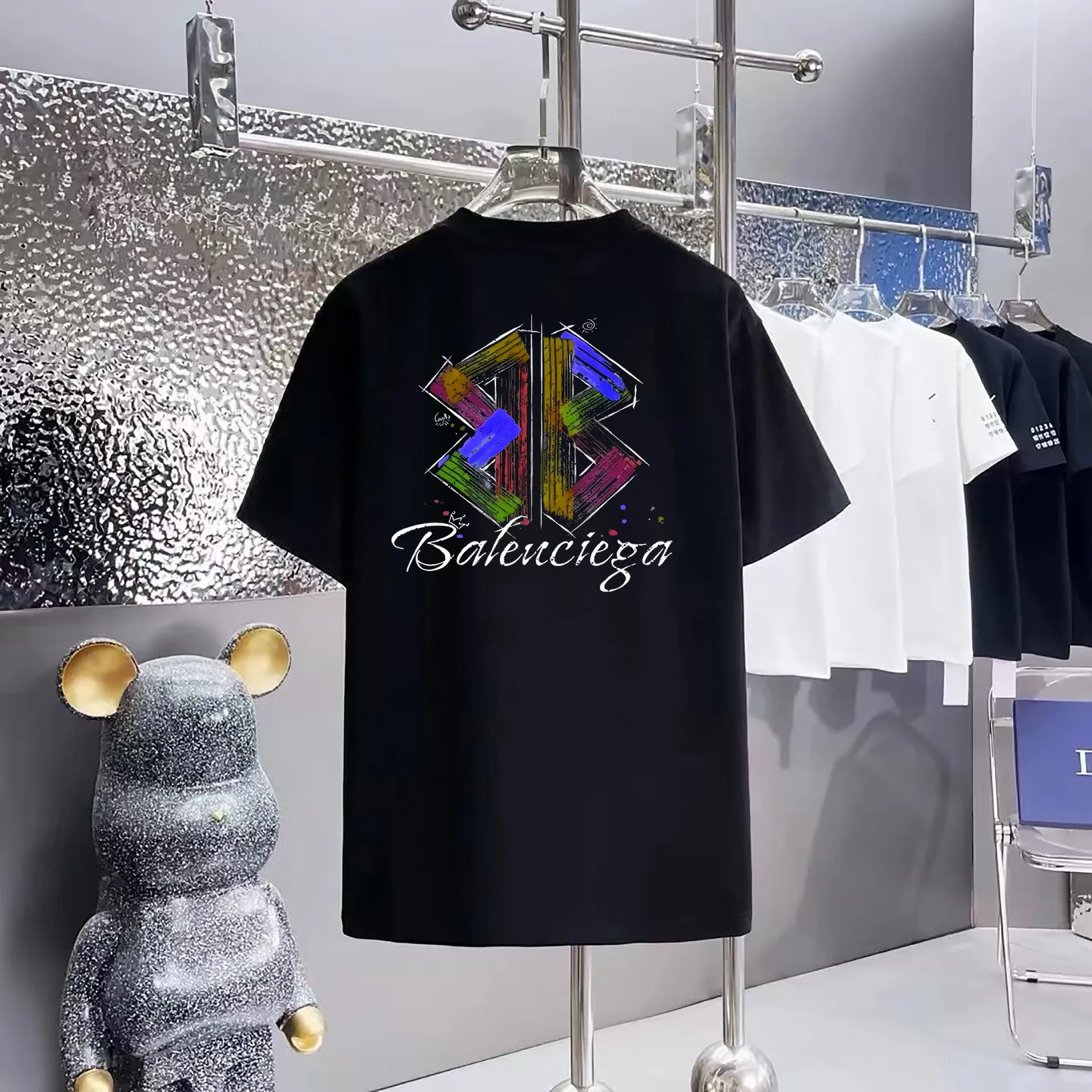 ￼ ￼ Balenciaga T 1:1 300 1×1 Same Style logo OS 200 ：Black，White， ，Red， Gray Size：XS-L